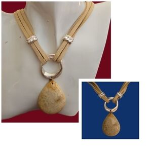 EP Chrysanthemum Fossilized Coral Teardrop Stone Pendant Leather Necklace